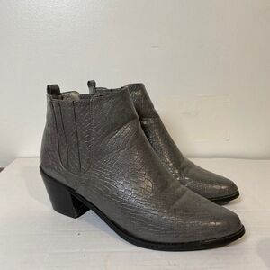 Yoki Gray Ankle Boots Block Heel Pointed Toe‎ Faux Snakeskin Women's 8.5